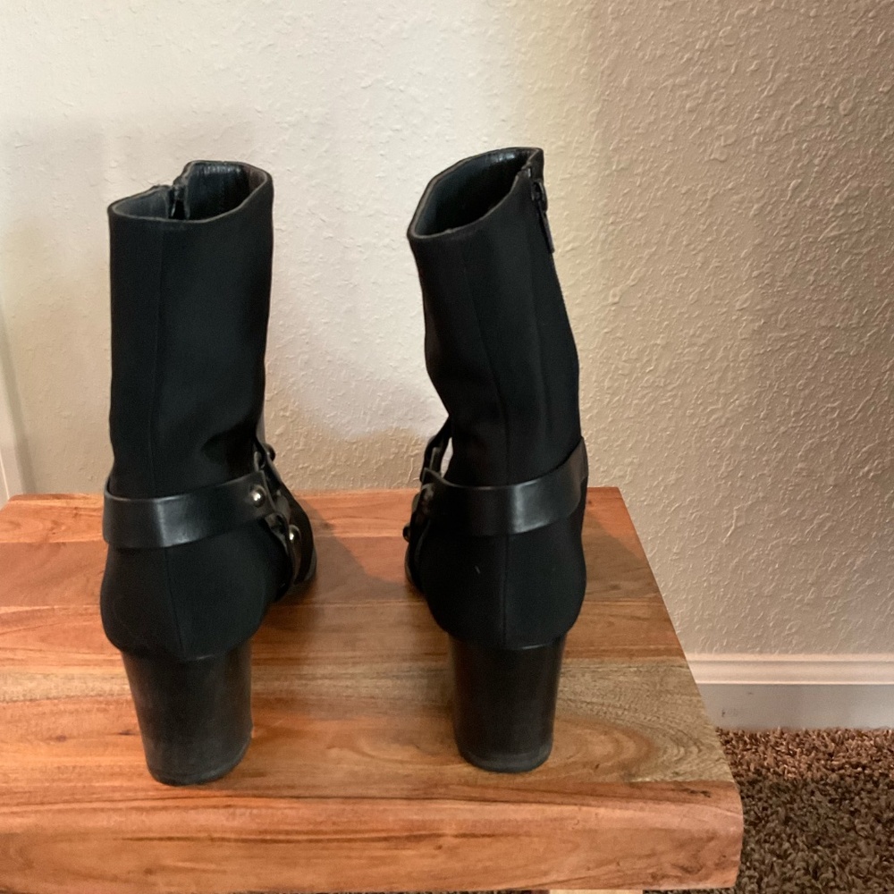 Euc, Stuart Weitzman, Gor-Tex Black Pointed Toe A… - image 3